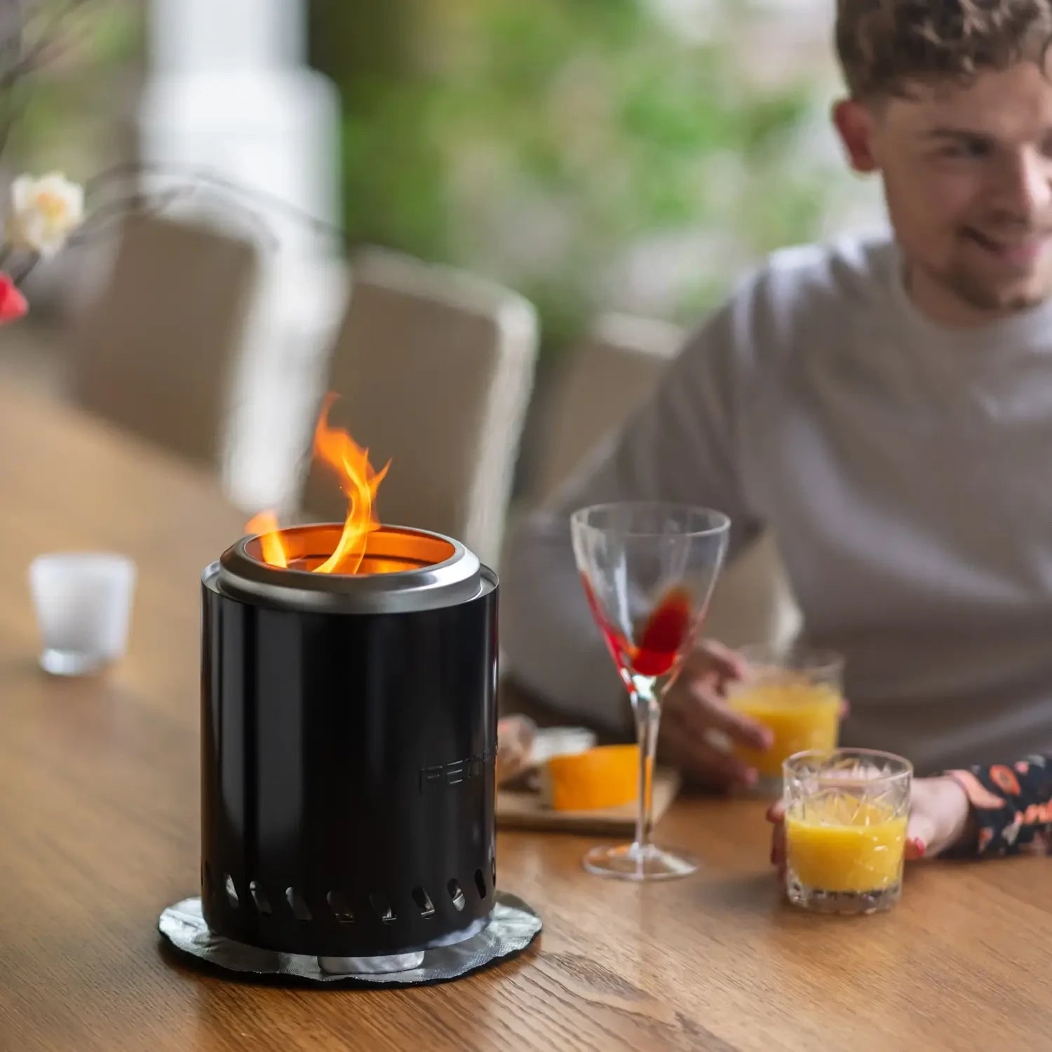 Volcano bordpeis medium – sort rustfritt stål