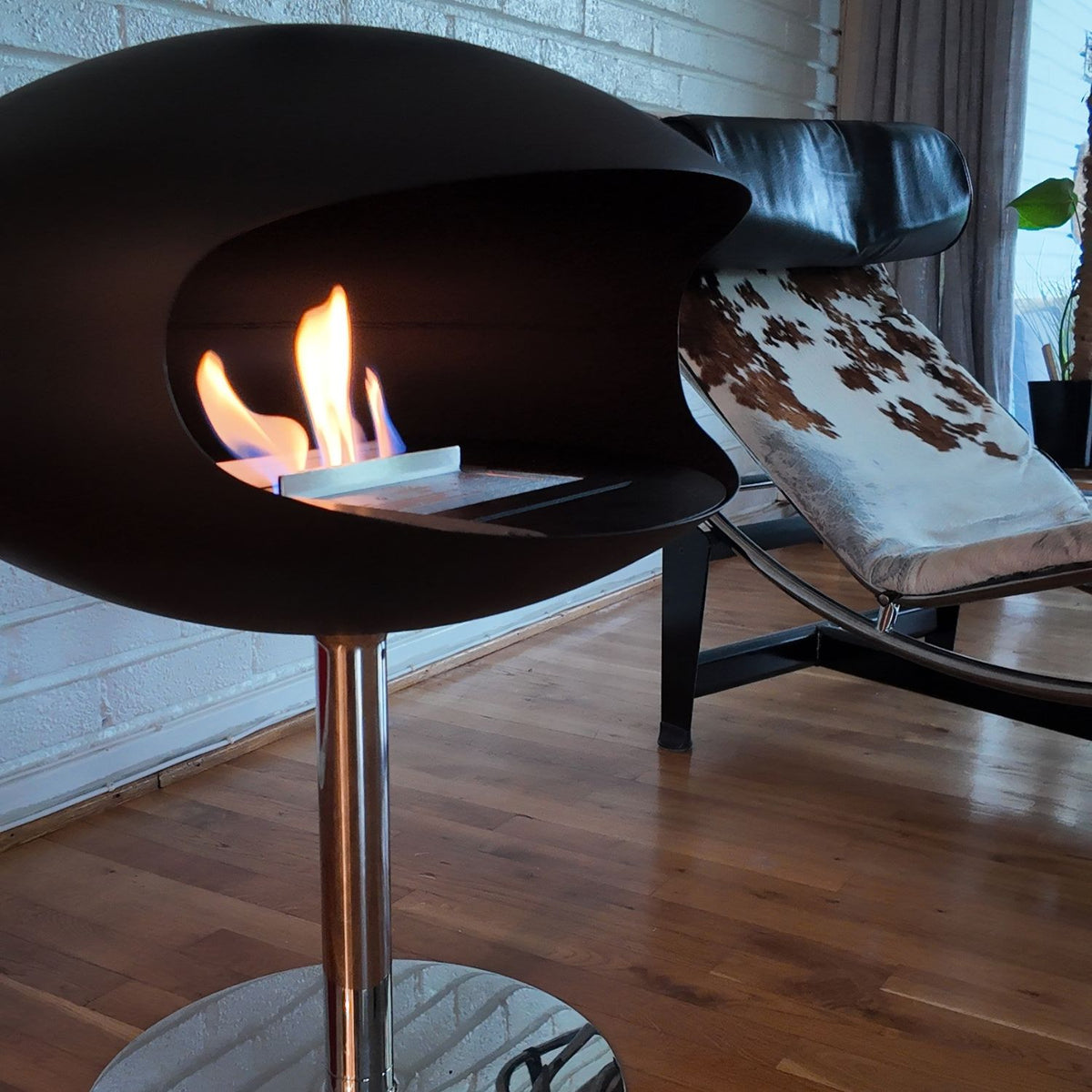 Cocoon Pedestal – Matt Svart m. Stålfot