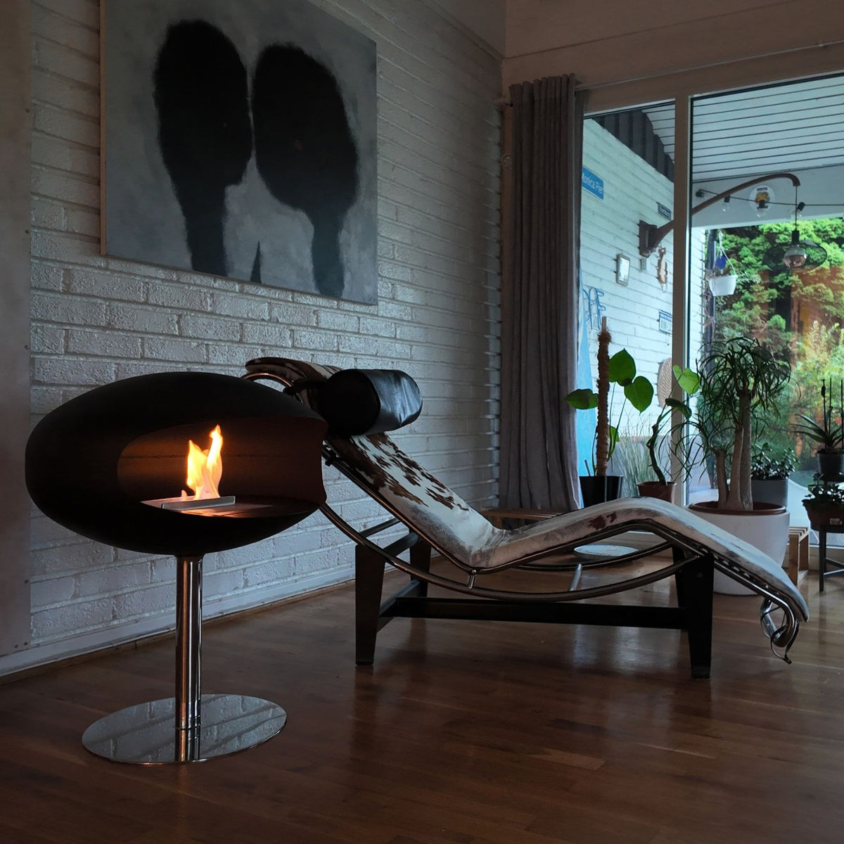 Cocoon Pedestal – Matt Svart m. Stålfot