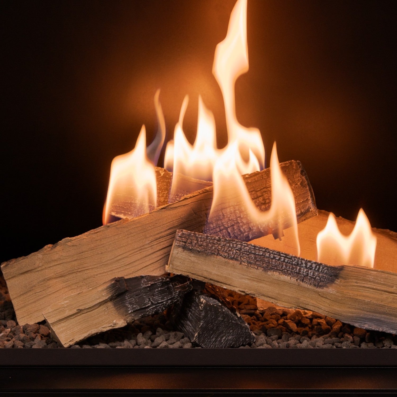 Planika FLA4 990 Logs – Fjernstyrt biopeisbrenner med realistiske vedkubber