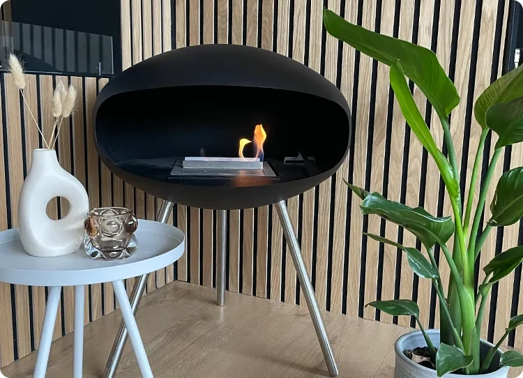 Cocoon Terra sort og stål frittstående bioetanolpeis
