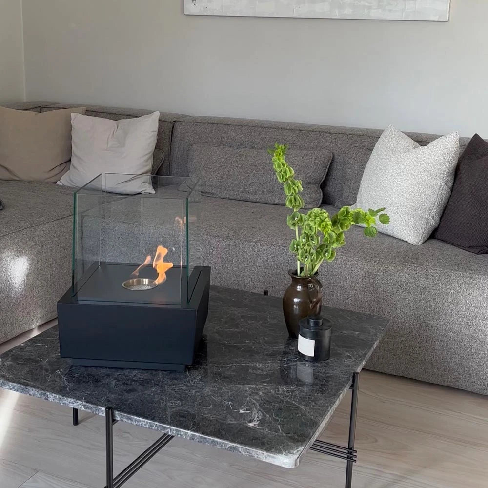 Elegant Gulvbiopeis – Svart med glass