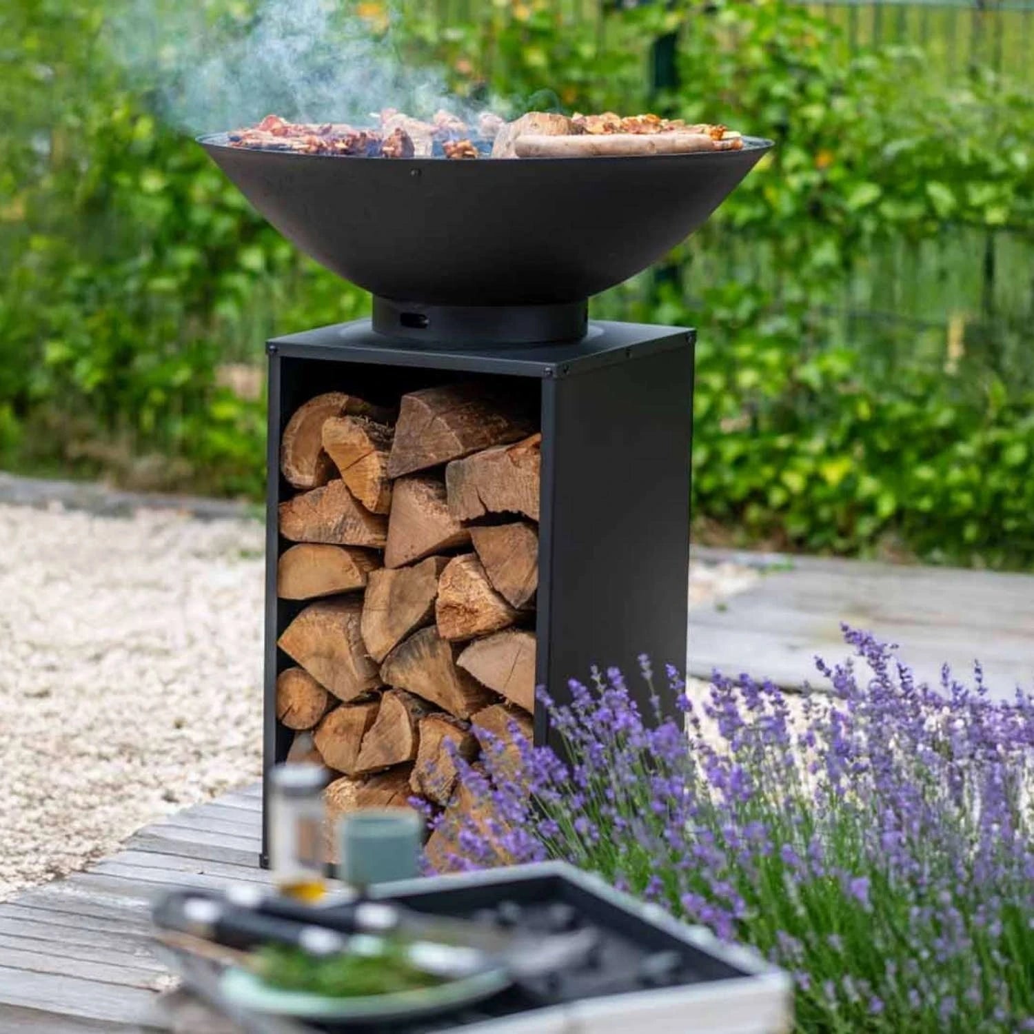 Onyx Ildskål med grill og vedoppbevaring – Ø60