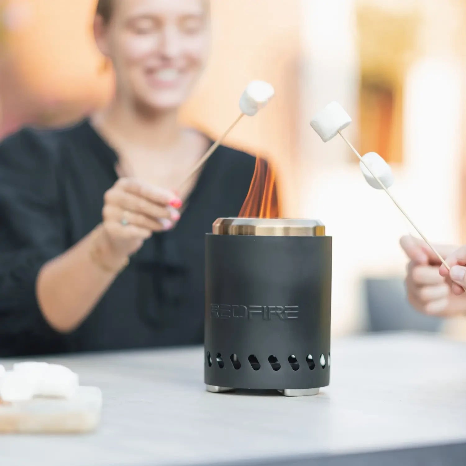 Volcano Pelletsbordpeis Liten – Svart Rustfritt Stål