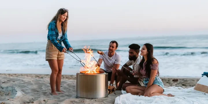 Solo Stove Ragner røykfri bålpanne på stranden