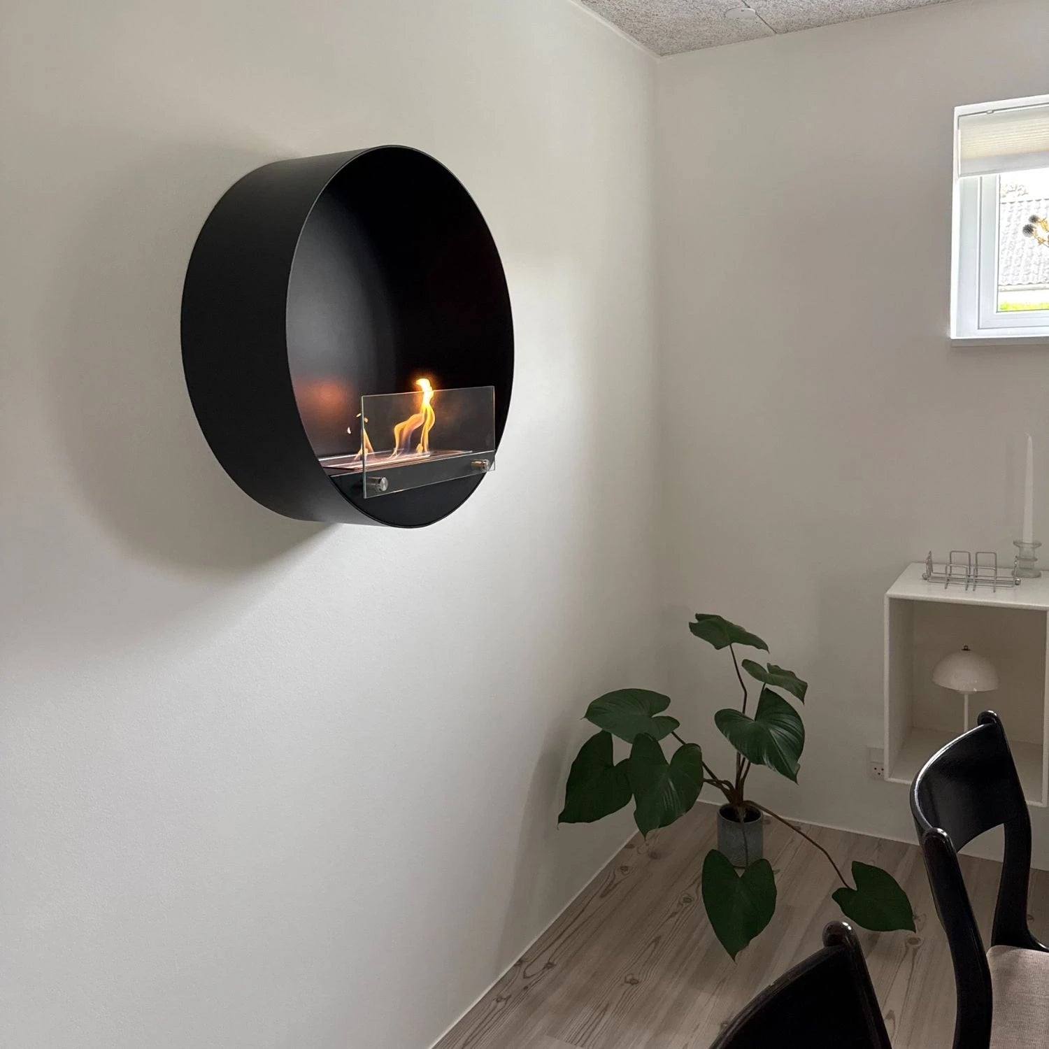 Delaware Vegghengt biopeis – 60 cm svart